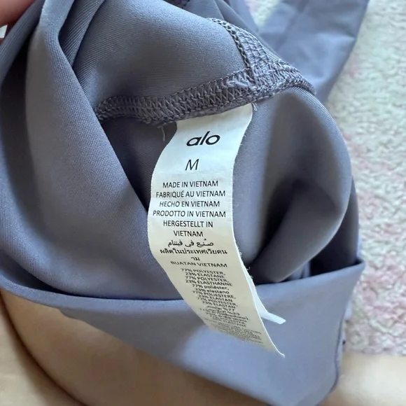 ALO Yoga Lavender High-Waisted Leggings - Picture 2 of 5